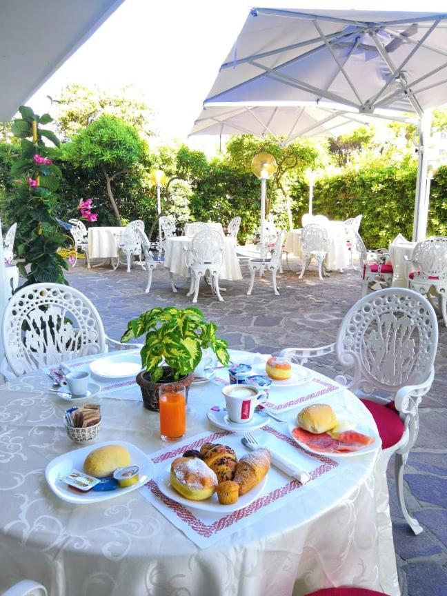 מילאנו מריטימה Golf & Beach Hotel מראה חיצוני תמונה