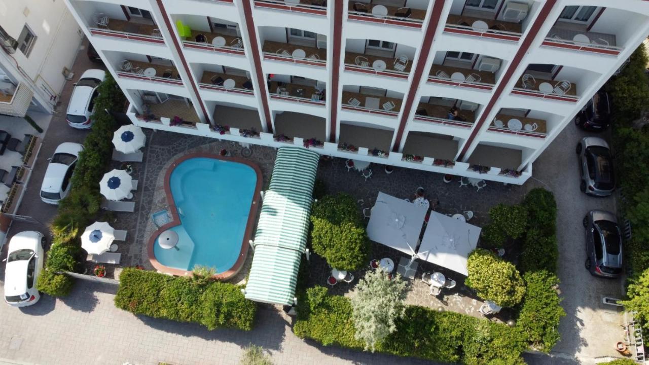 מילאנו מריטימה Golf & Beach Hotel מראה חיצוני תמונה