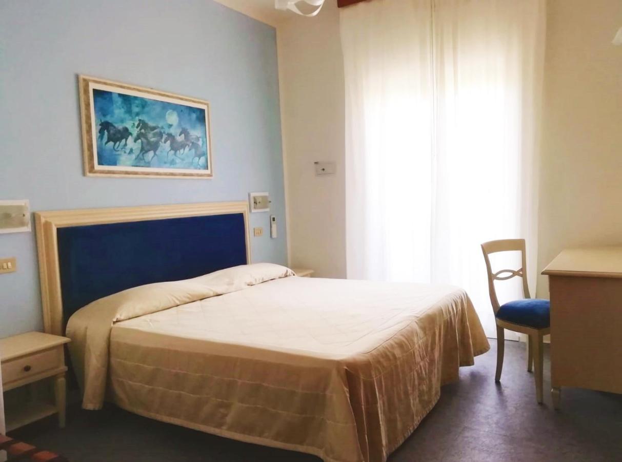 מילאנו מריטימה Golf & Beach Hotel מראה חיצוני תמונה